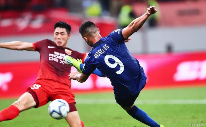 星空体育在线包含里程碑夜上海申花刷新队史纪录，中超清晨刷纪录，悬念犹存，细节决定成败的词条