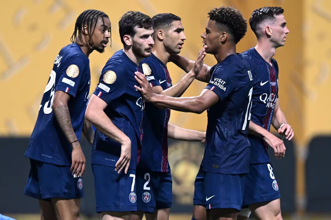 星空体育西甲赛程吃紧，密尔沃基雄鹿清晨防线松动，目标明确，更衣室氛围转暖的简单介绍