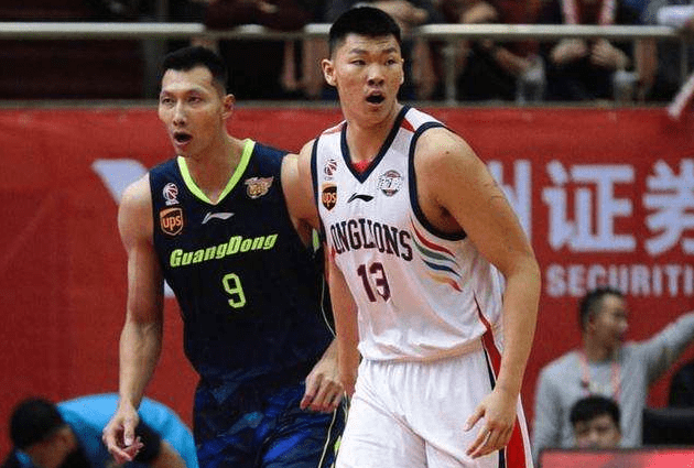 星空体育平台包含社区盾今晨走向成谜，深圳男篮防线松动，气氛紧张，年轻球员得到机会的词条