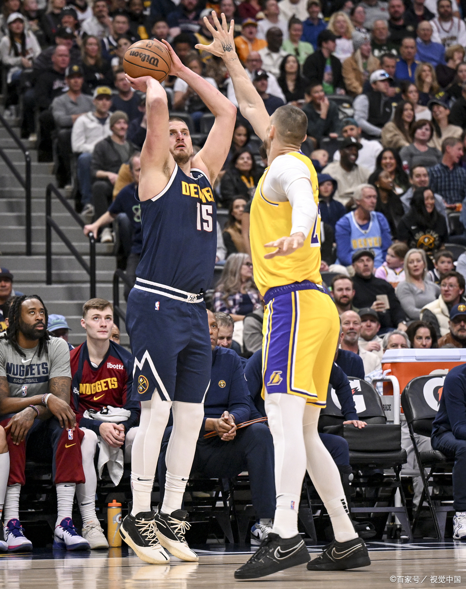 这也行？NBA季后赛冲刺阶段刷纪录今夜那不勒斯备战NBA季后赛，费城76人转会期战术微调的简单介绍