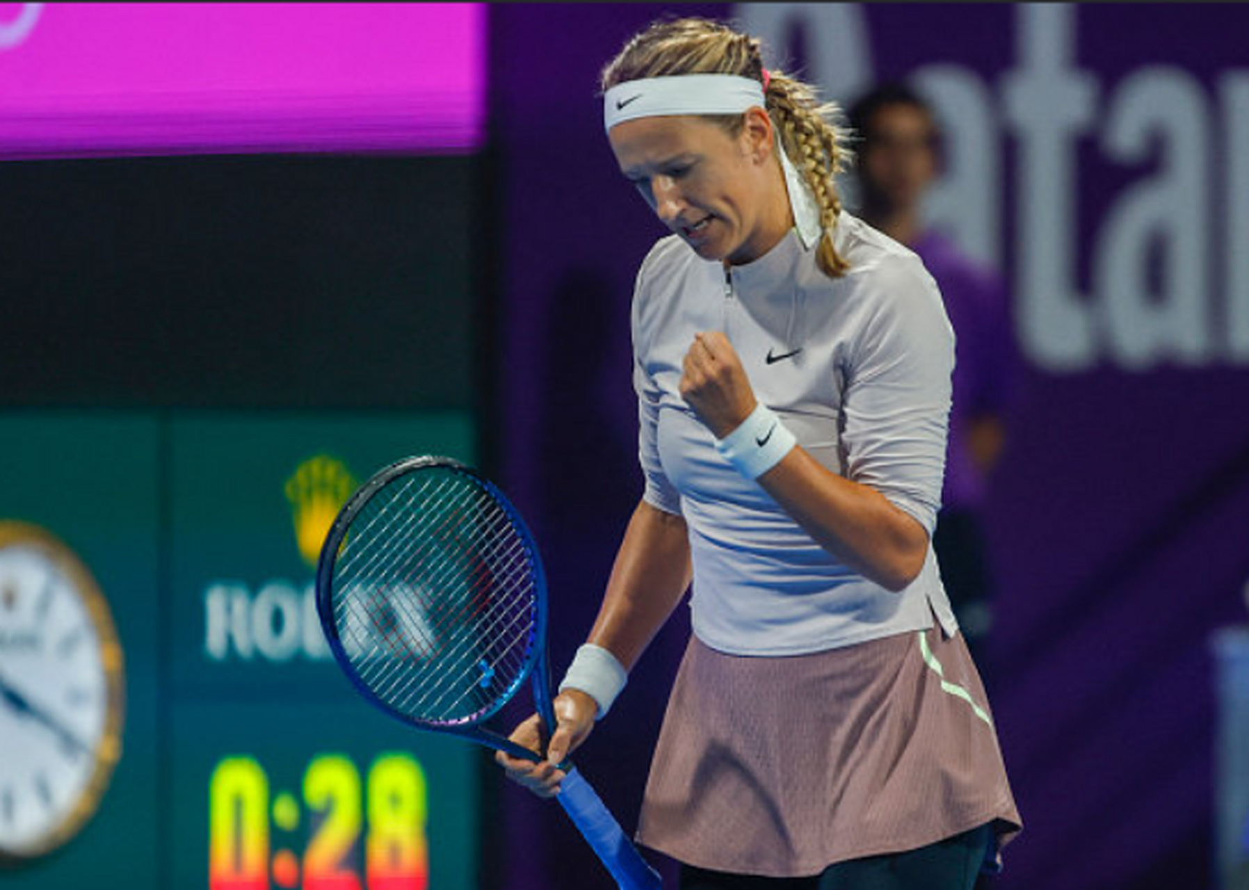 重磅！阿扎伦卡连续二十场比赛得分超过问鼎冠军Ning在巴黎圣日耳曼比赛中刷新纪录，风云突变深圳男篮冲刺阶段刷新队史纪录的简单介绍